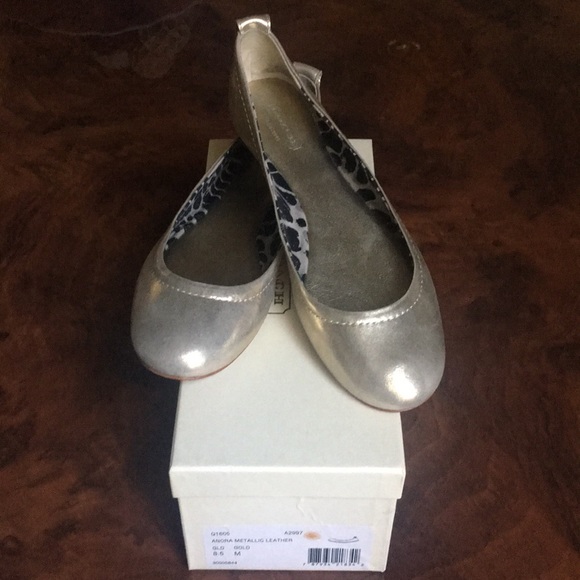 ⭐️Coach “Anora” Metallic Gold Leather Ballet Flats - Picture 7 of 8